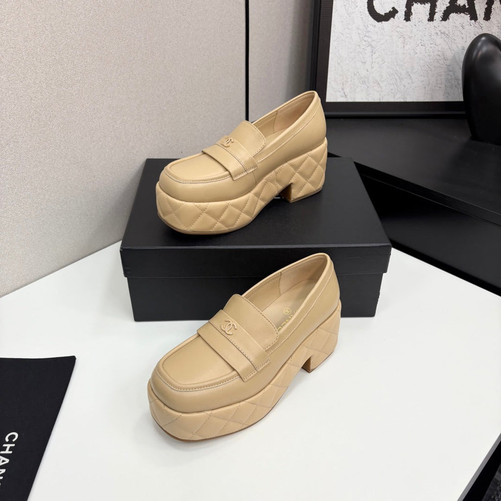 CC 25 Thick-Heeled Loafer 55mm Beige Quilted Lambskin 368827