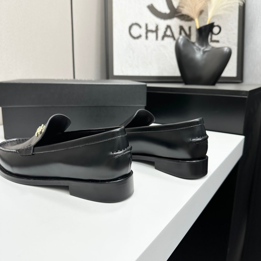 CC SS 2026 Pre Loafer Black Calfskin 630471