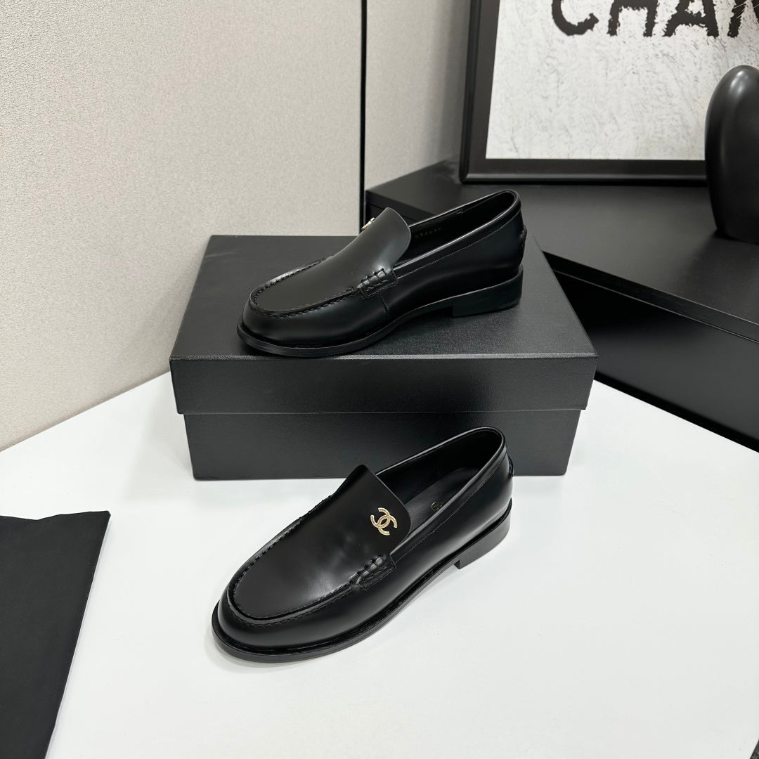 CC SS 2026 Pre Loafer Black Calfskin 630471