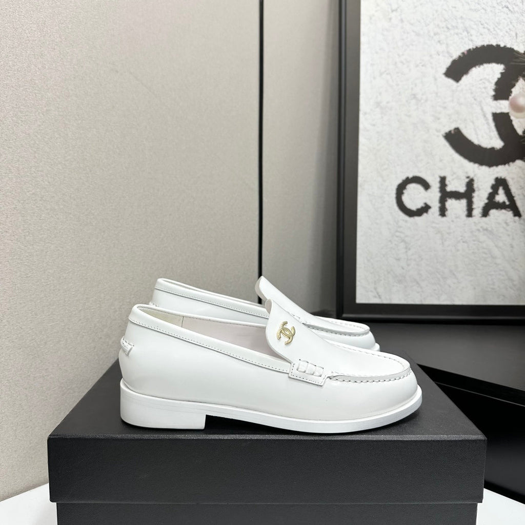 CC SS 2026 Pre Loafer White Calfskin 630472