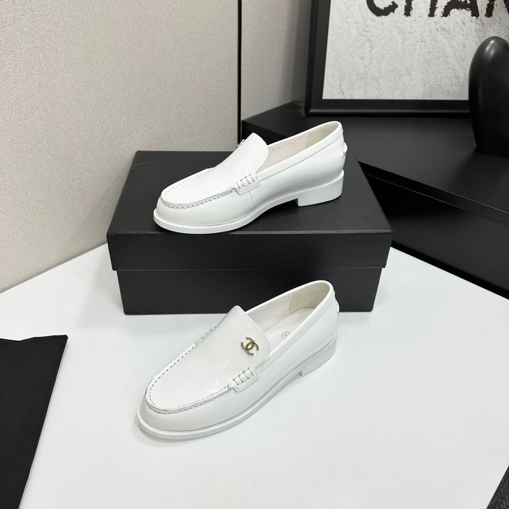 CC SS 2026 Pre Loafer White Calfskin 630472