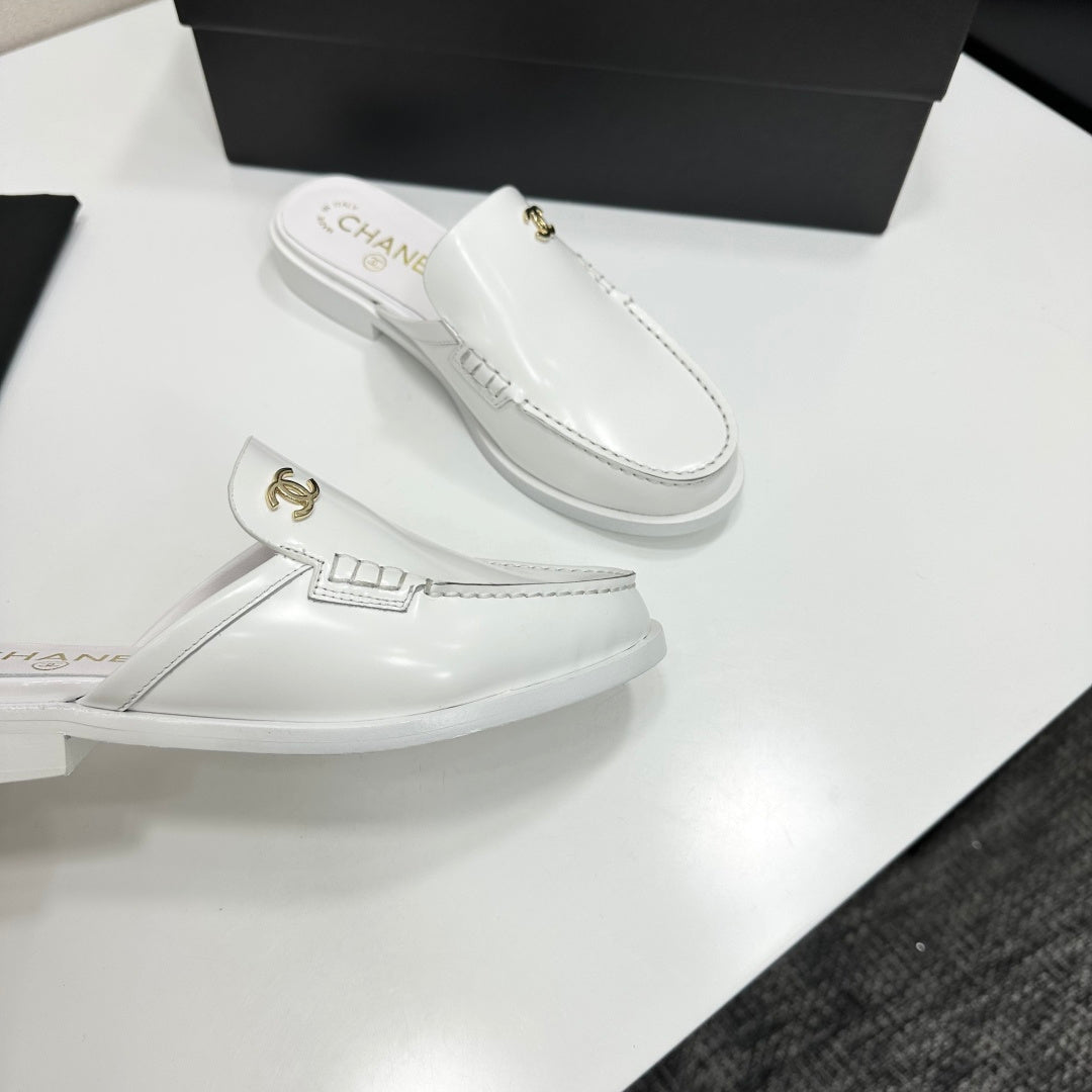 CC SS 2026 Pre Loafer Sandal White Calfskin 630478