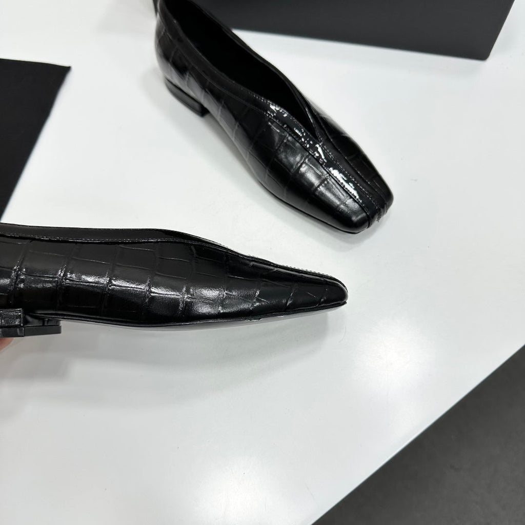 CC 26s Ballet Flats Black Glossy Crocodile Embossed Calfskin 743139