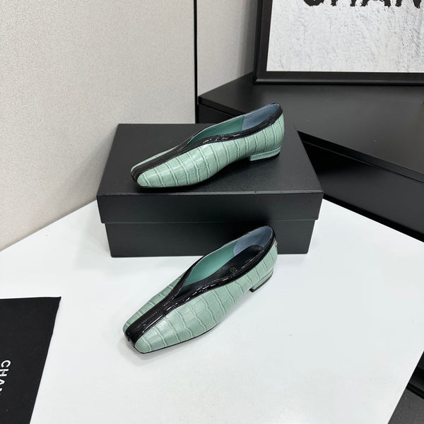 CC 26s Ballet Flats Light Green Glossy Crocodile Embossed Calfskin 743140