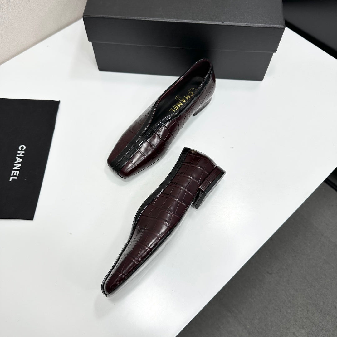 CC 26s Ballet Flats Coffee Glossy Crocodile Embossed Calfskin 743141