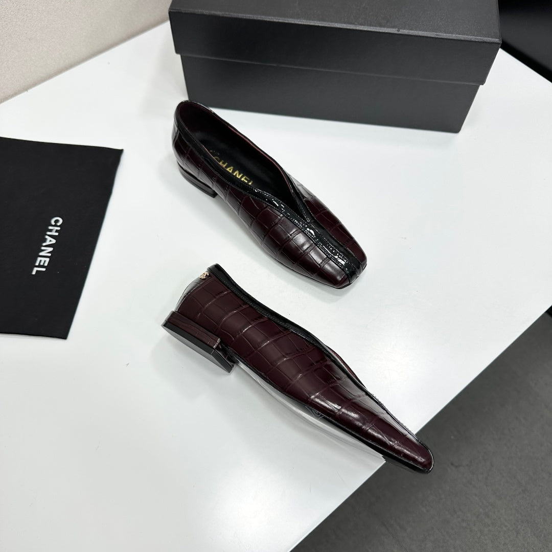 CC 26s Ballet Flats Coffee Glossy Crocodile Embossed Calfskin 743141