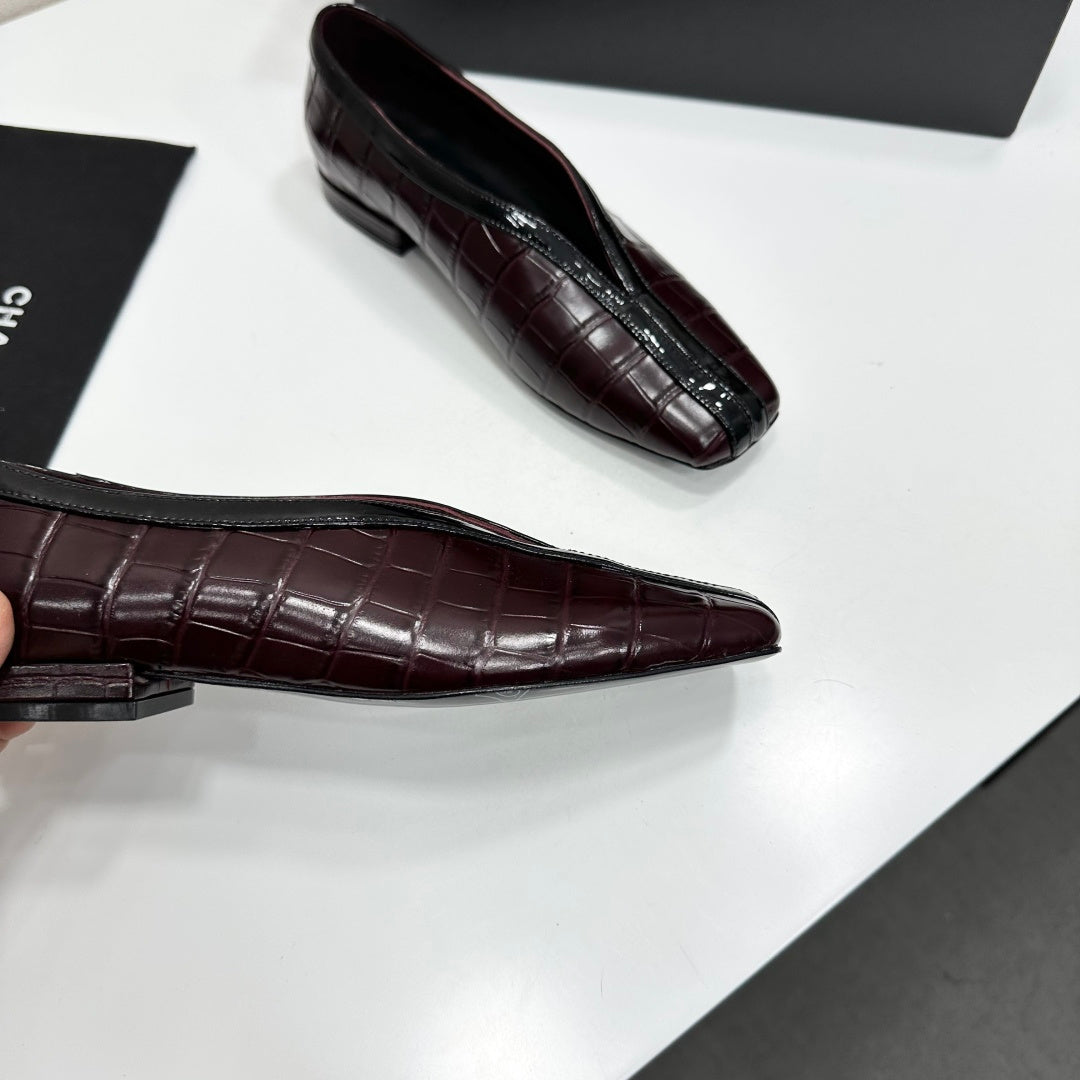 CC 26s Ballet Flats Coffee Glossy Crocodile Embossed Calfskin 743141