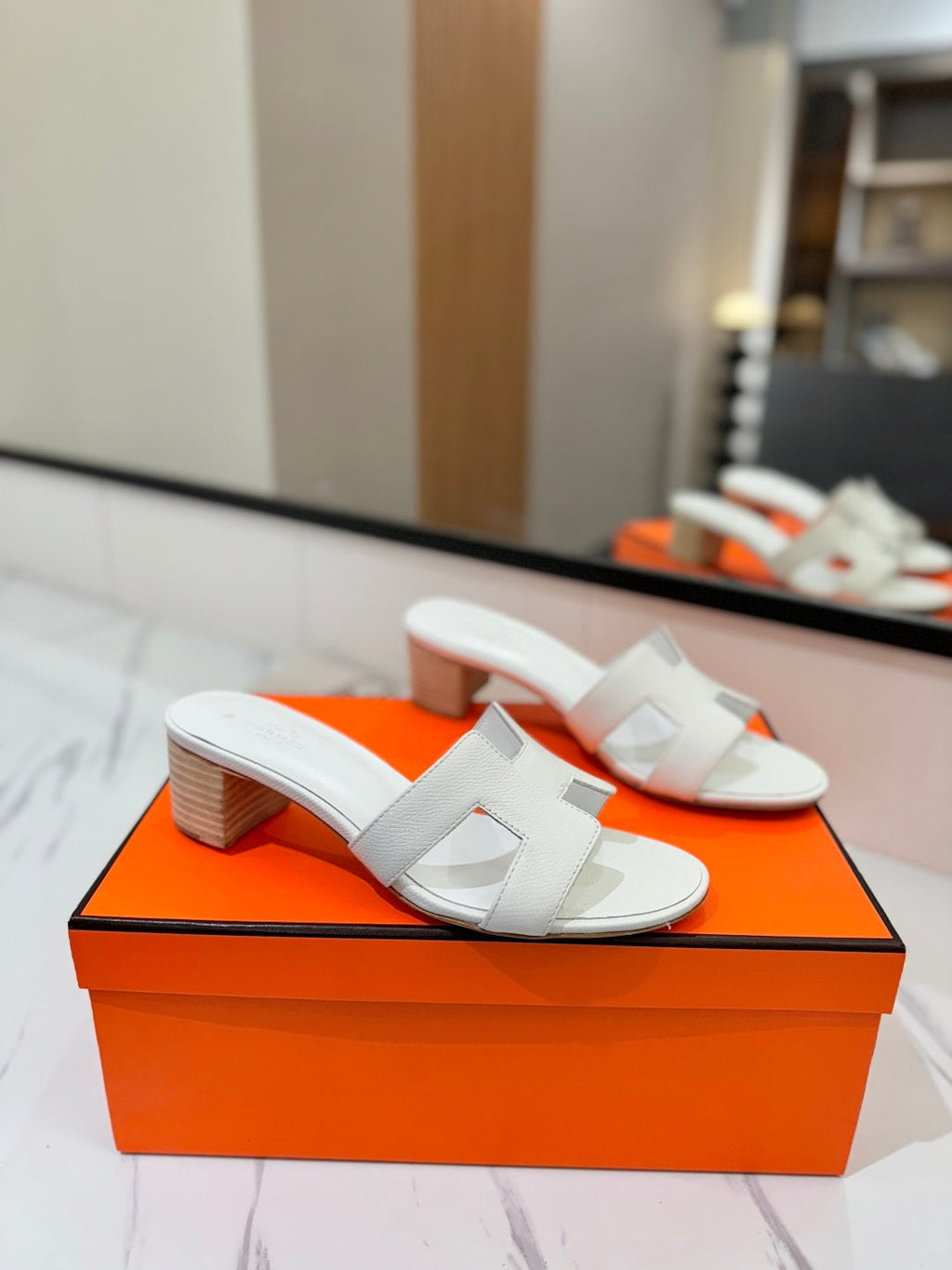 HM Oasis Sandals White Cowhide 294845