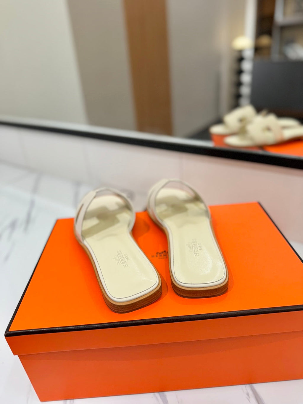 HM Oran Sandal Pearl Ivory Cowhide 294853