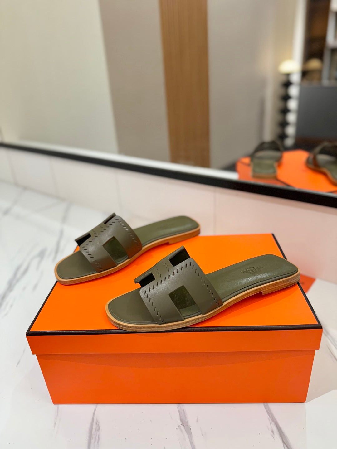 HM Oran Sandal Army Green Perforate Cowhide 294875