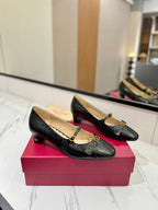 VT 25 Vlogo Signature Black Pumps Cowhide 341054