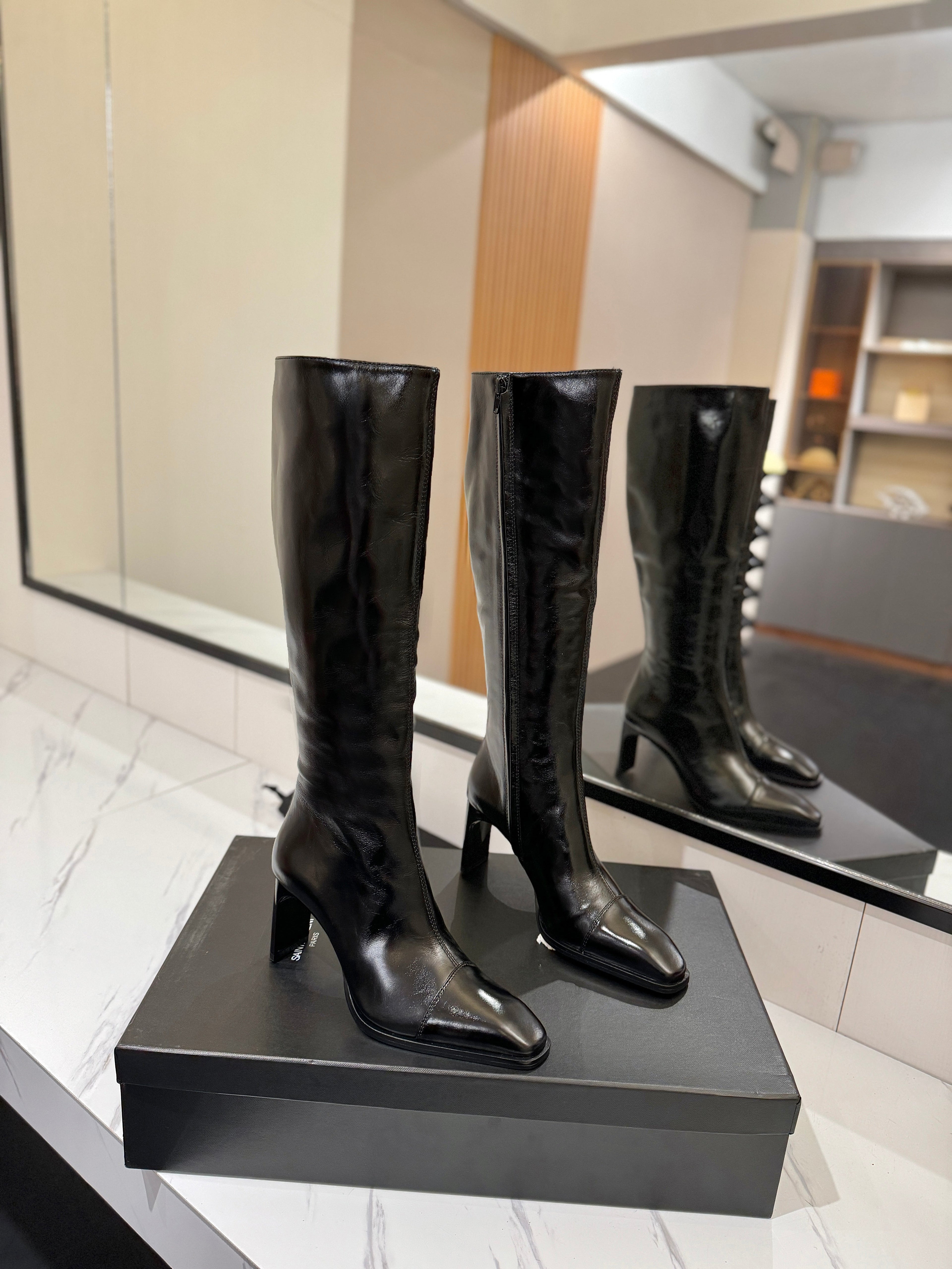 YSL 25 Zipper Sleeve Boot Black Patent Cowhide 520791