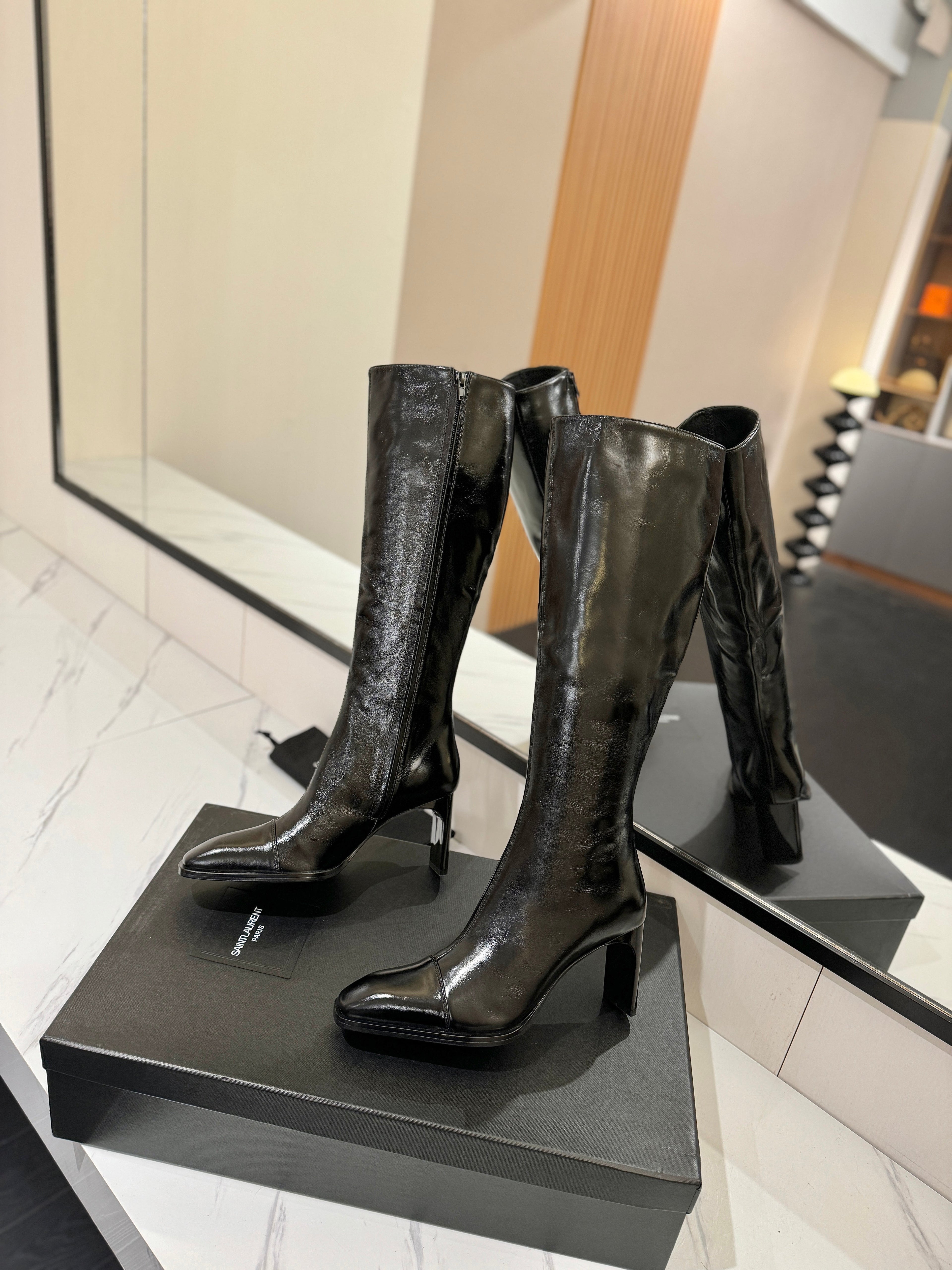 YSL 25 Zipper Sleeve Boot Black Patent Cowhide 520791
