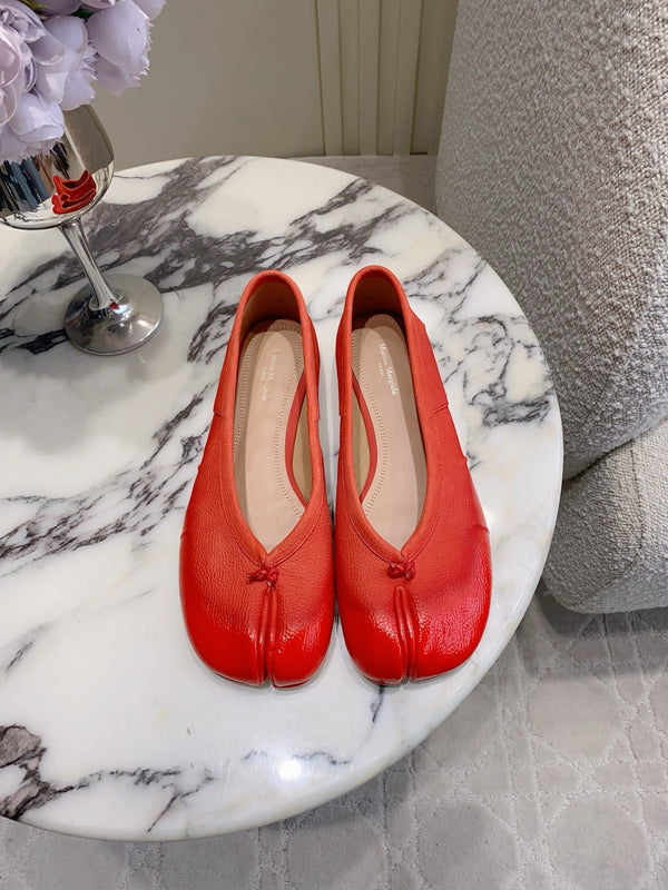 Maison Margie Split-Toe Ballet Flats Red Cowhide 724742