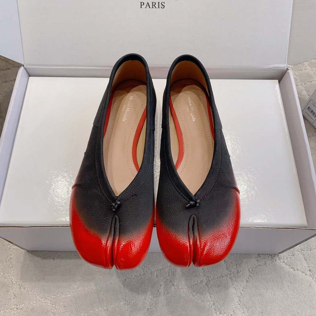 Maison Margie Split-Toe Ballet Flats Red Black Cowhide 724741