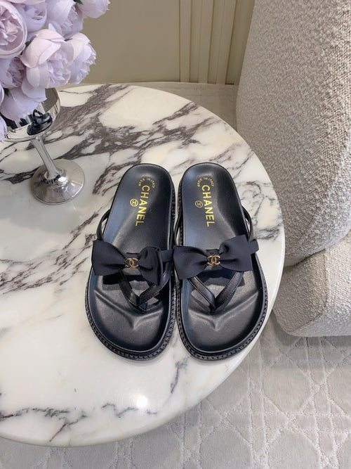 CC 26s Bow Thong Sandals Black Lambskin 723722