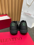 VT 25S Casual Sneakers Black Cowhide 563092