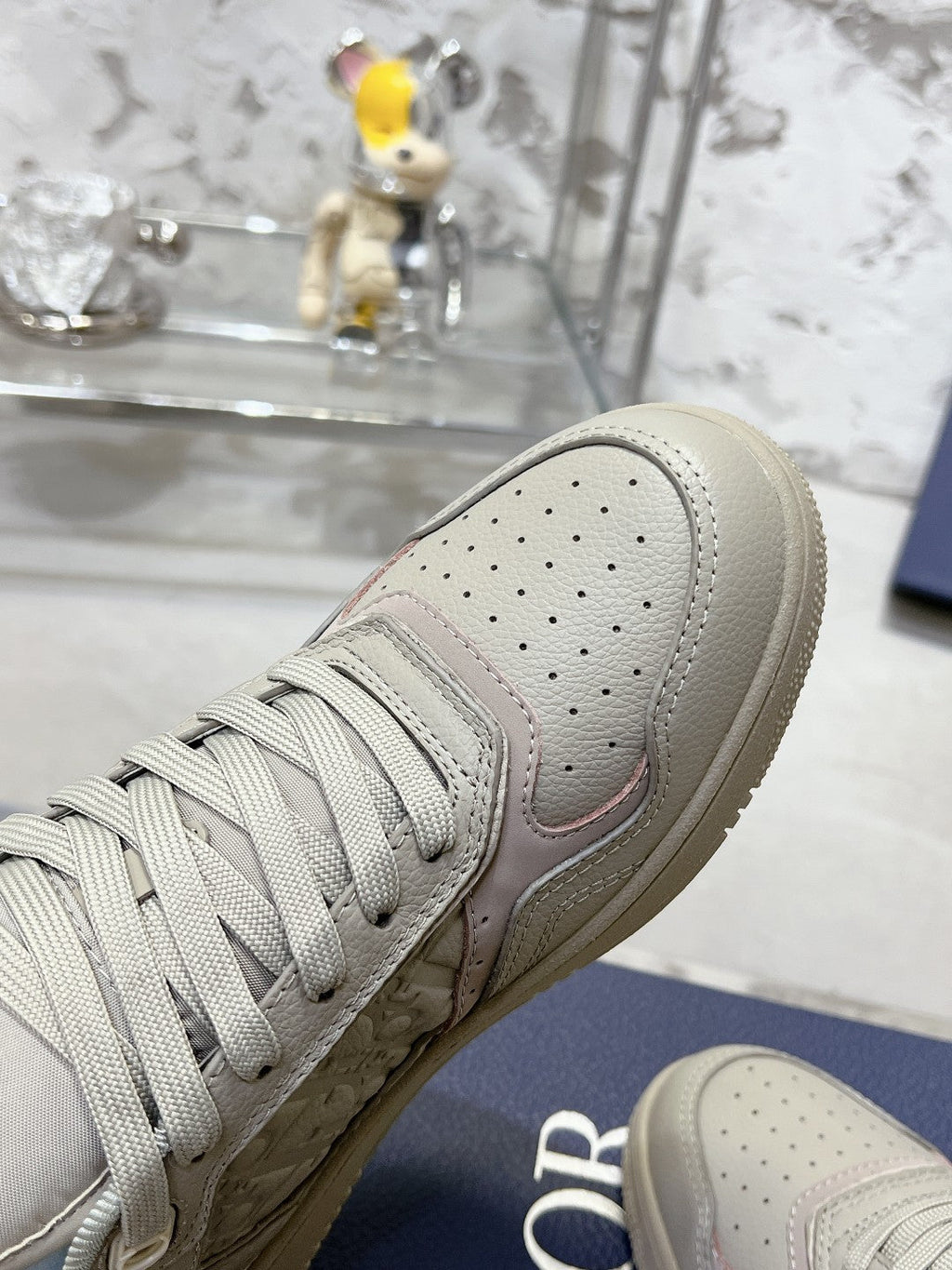 CD B27 Sneaker 30mm In Light Grey Calfskin 100631