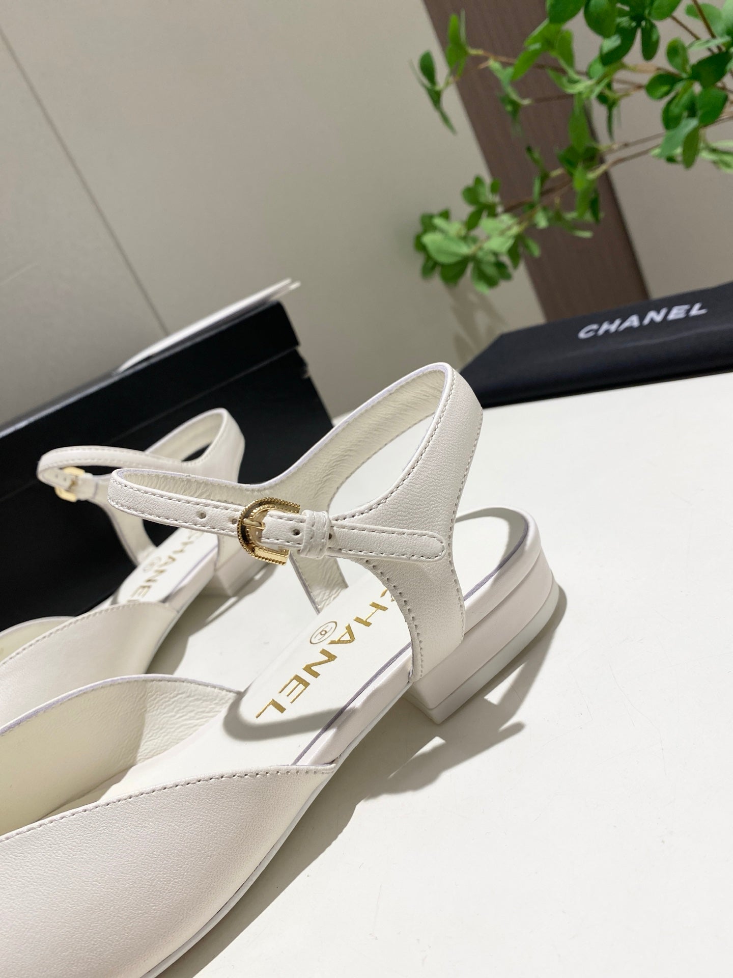 CC 25P Pearl Buckle Mary Jane Sandals Black White Sheepskin Frabic 466989