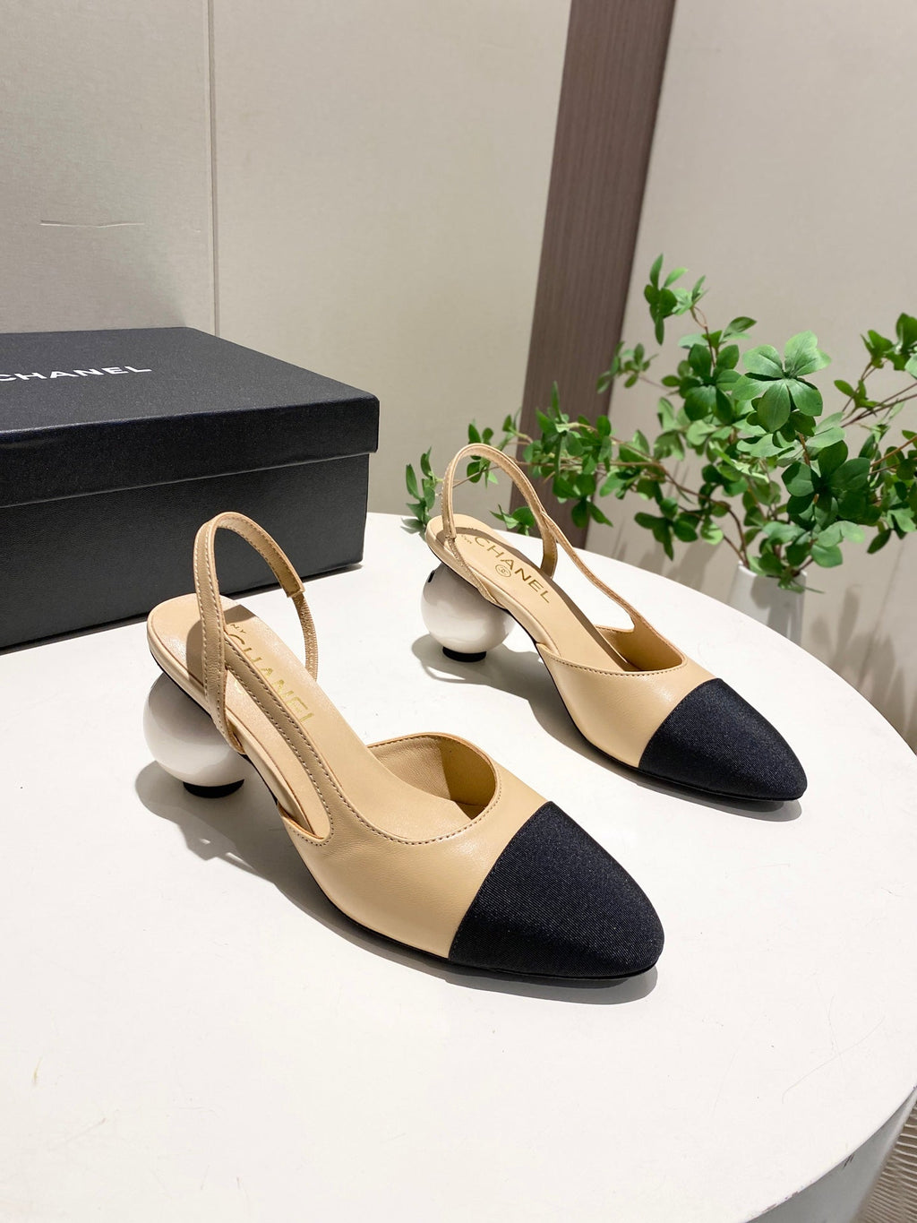 CC 26P Slingback Pearl-Shaped Heel 7cm Black Beige Leather 767271