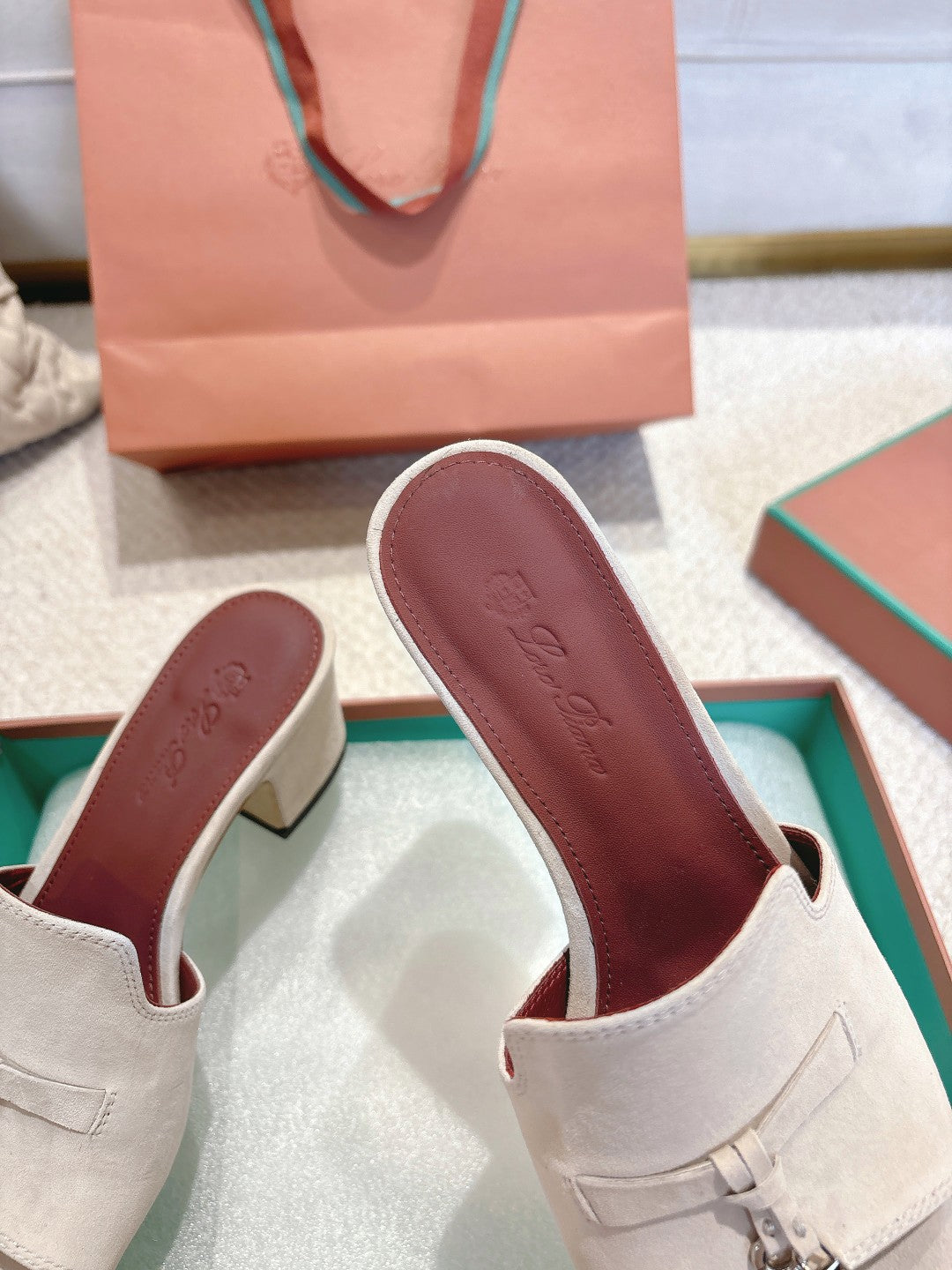 LP 25 Summer Charm Sandal 55 Cream Suede