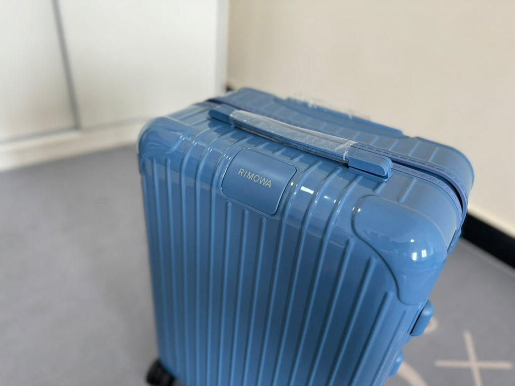 Rimowa 2025 Essential Suitcase Lake Blue Polycarbonate 274075