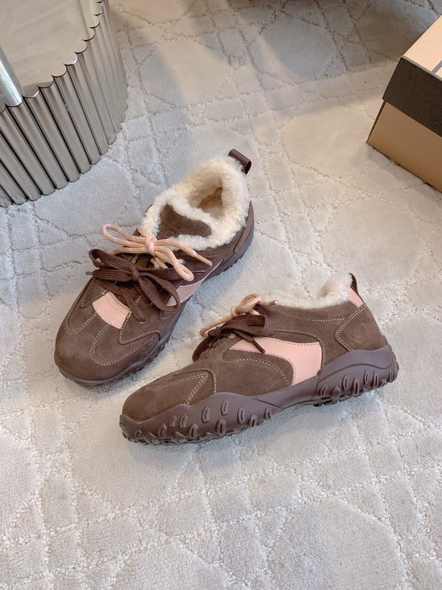 UGG Sneaker  Pink Suede and Fleece 516900