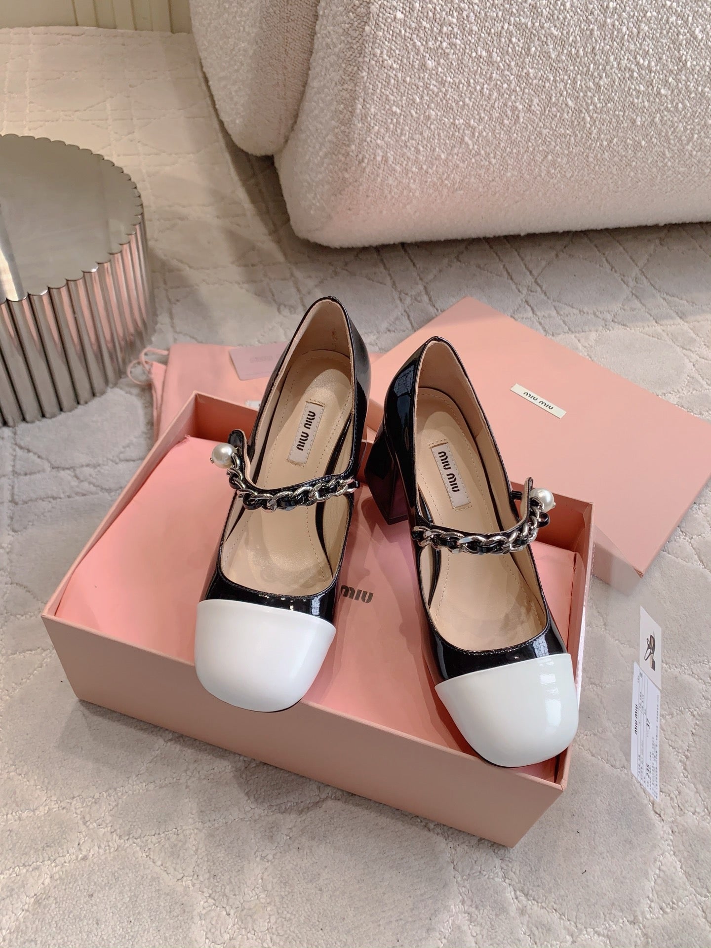 Miu Bicolor Cap-Toe Pump 7.5cm Black White Patent Leather 724260