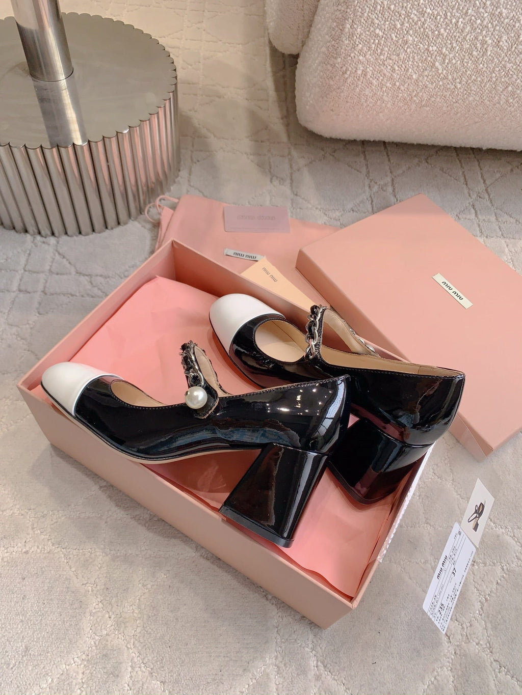 Miu Bicolor Cap-Toe Pump 7.5cm Black White Patent Leather 724260