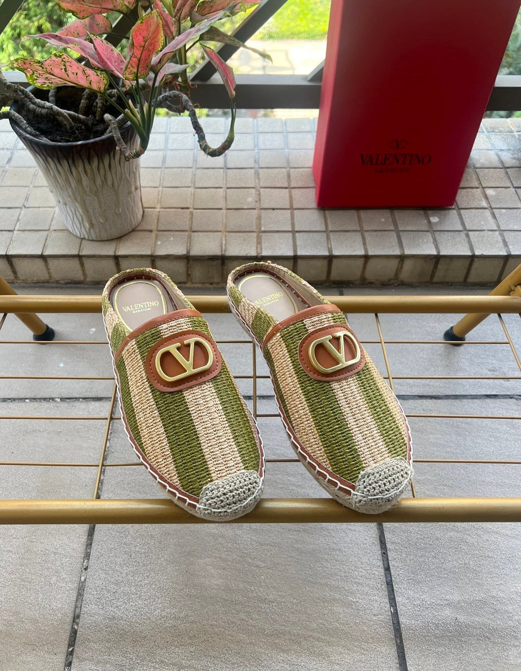 VLogo Signature Striped Espadrille Mules Beige Green Raffia