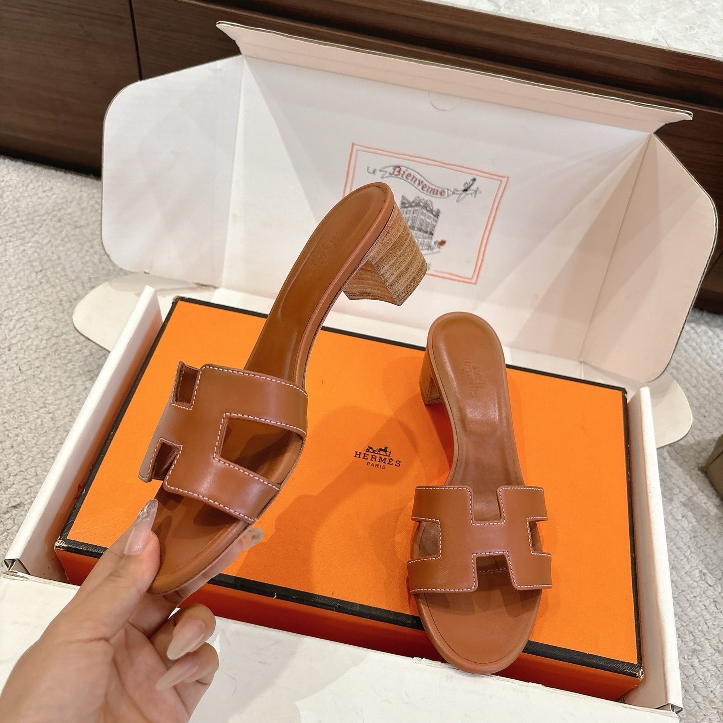 HM Oasis Sandals Brown Chisel Pattern Cowhide544093