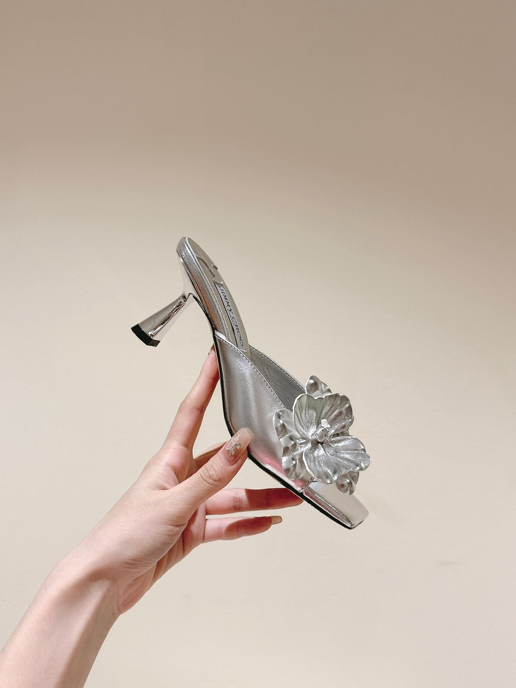 Jimmy Choo Amita Flowers Sandal 4.5cm Sliver Sheepskin 659641