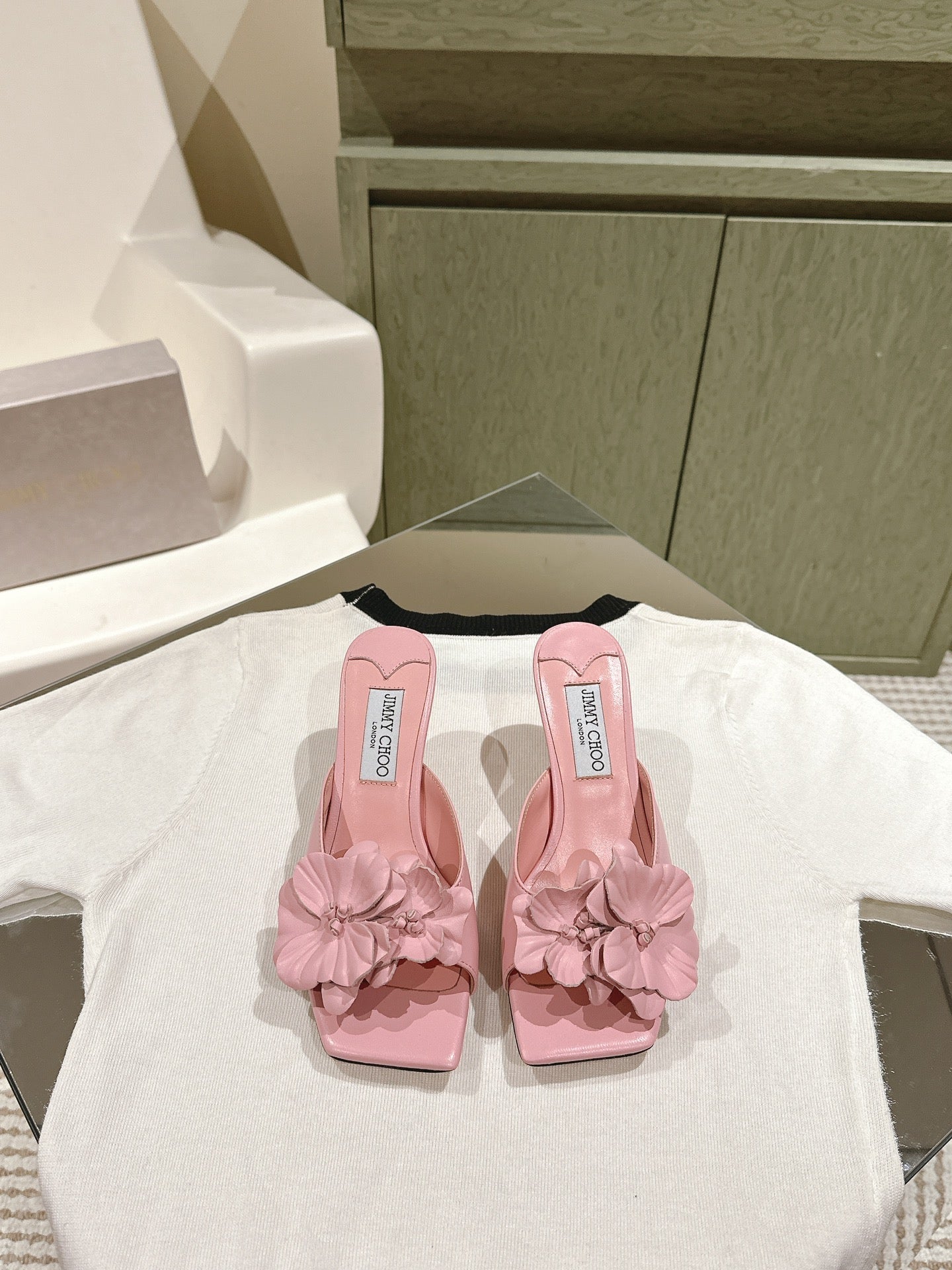 Jimmy Choo Amita Flowers Sandal 4.5cm Pink Sheepskin 659643