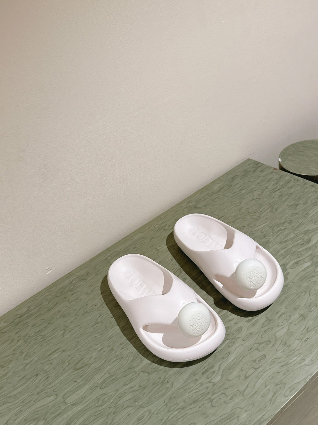 Loew Foam Slide White