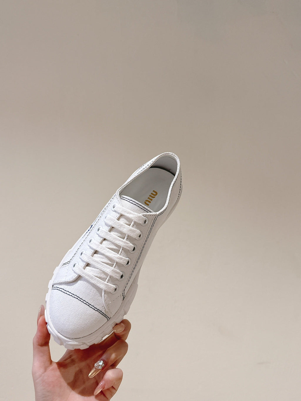 Miu Sneakers White Canvas 445550