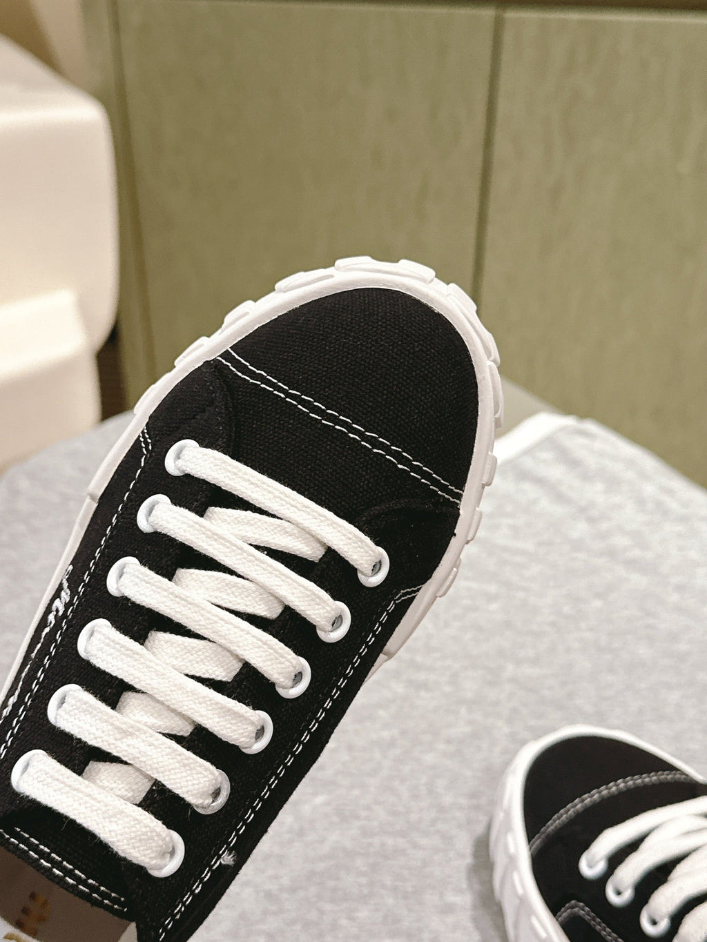 Miu Sneakers Black Canvas 445551
