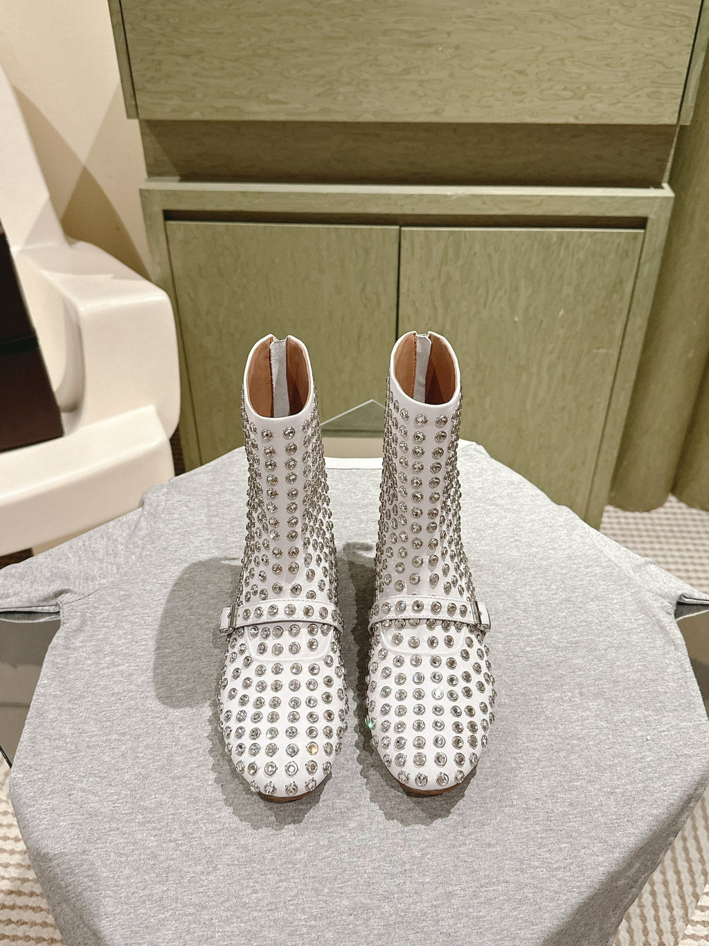 ALAIA SHORT BOOTS IN WHITE LAMBSKIN ATTACH RHINSTONES