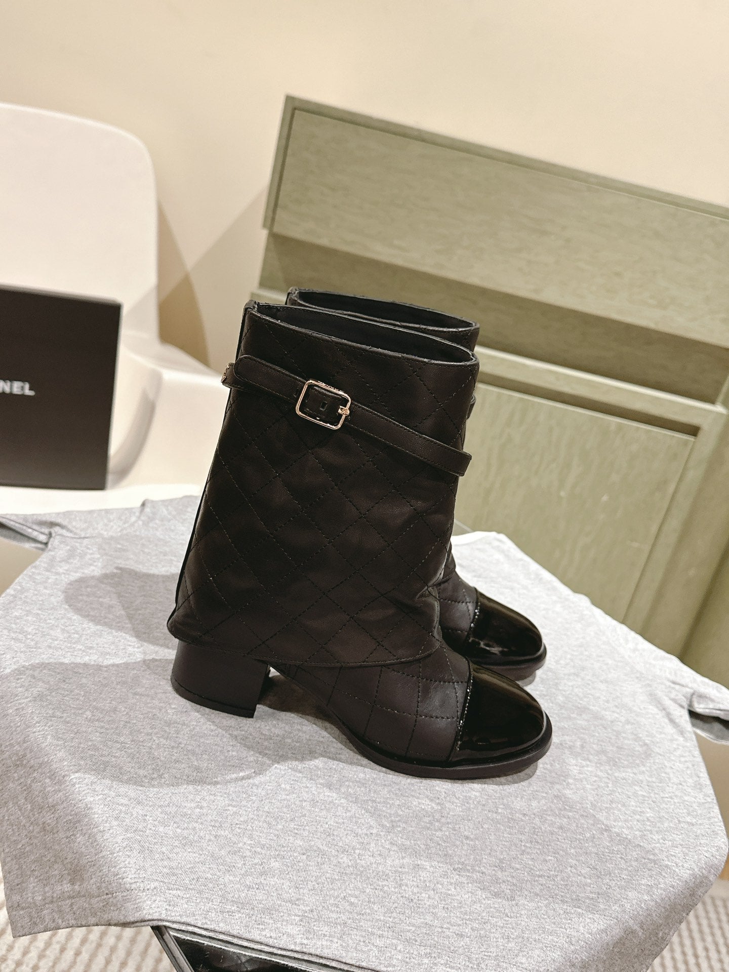 CC 24ss Fold-Over Low Boots 40mm Black Quilted Sheepskin 447478