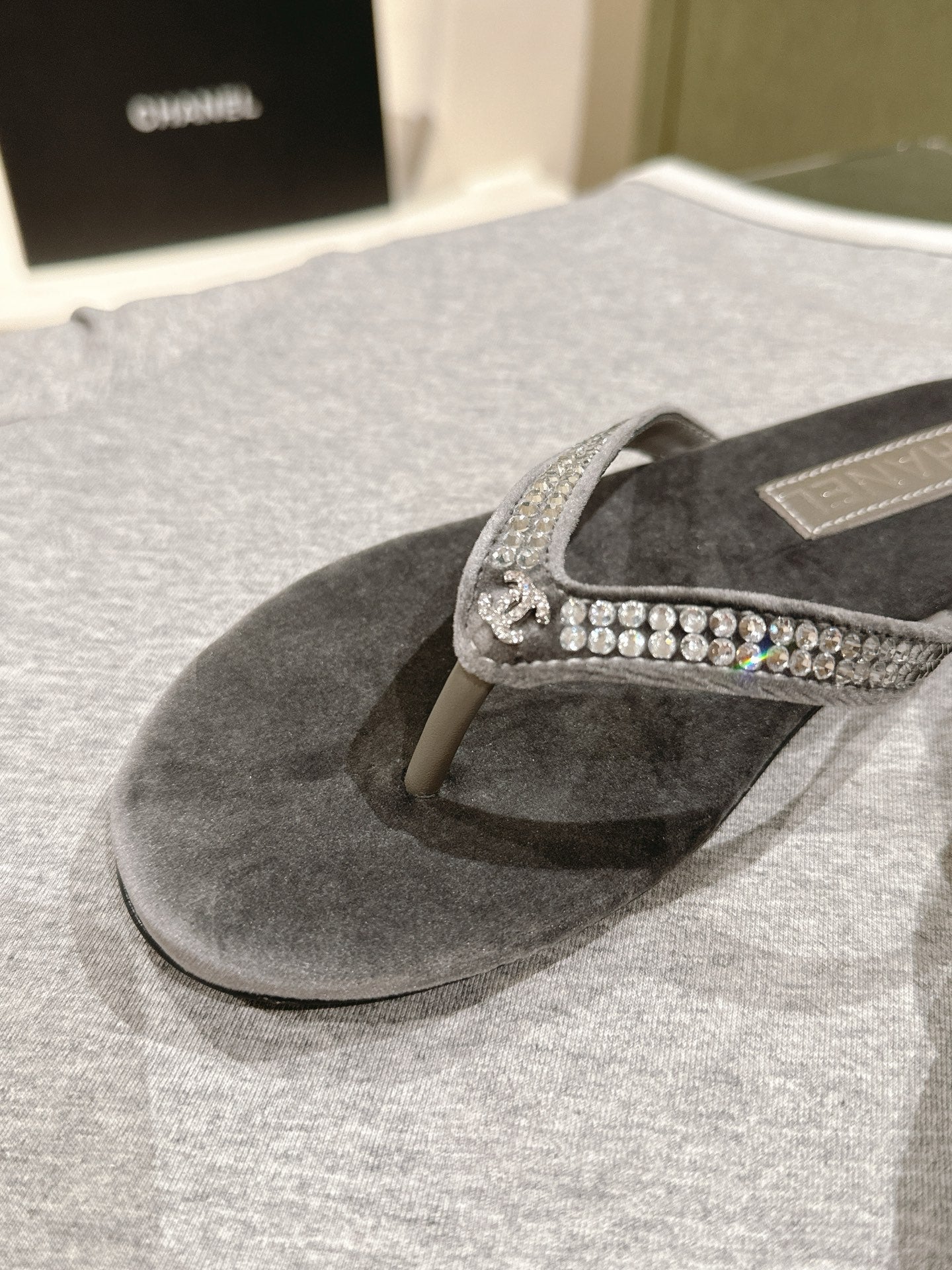 CC 25ss Rhinestone Thong Sandal Black Mix Grey Velvet 461635