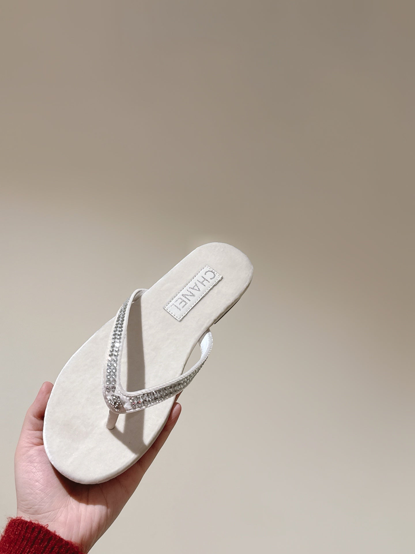 CC 25ss Rhinestone Thong Sandal Beige Velvet 461636