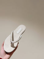 CC 25ss Pearl Thong Sandal Beige Velvet 461639