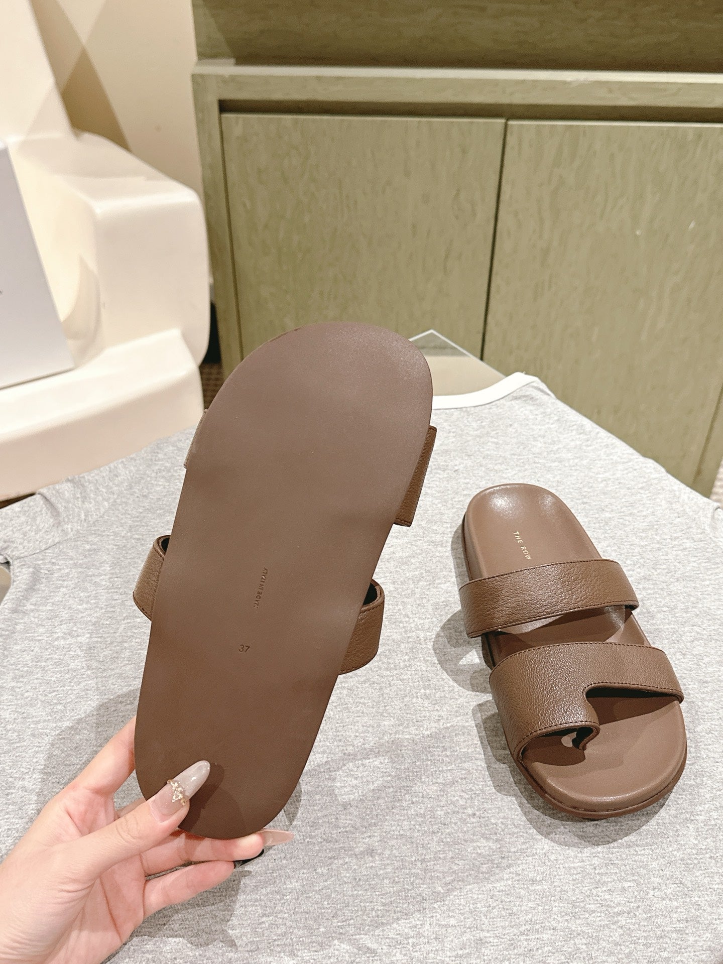 The Row Hugh Slides Brown Cowhide Rubber 451283
