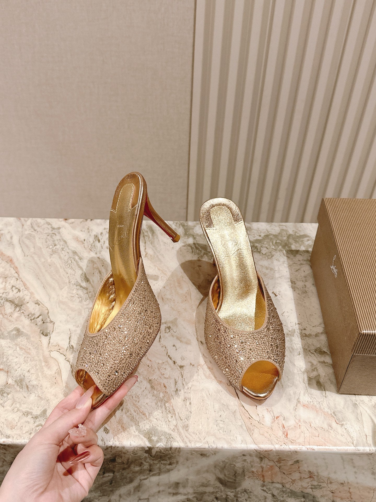 CL 25 Mules Gold Imported   Special 346327