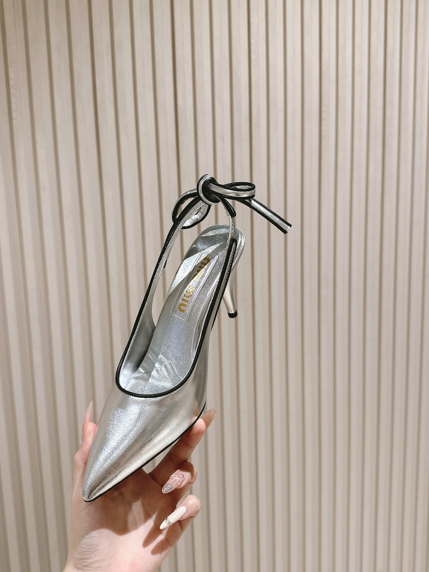 Miu Mordoré Pointed Toe Slingback Pumps 85mm Sliver Cowhide Sheepskin 445790
