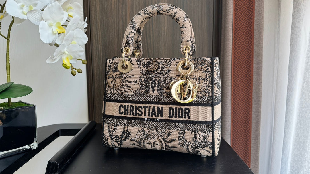 medium lady 24 black beige embroidery