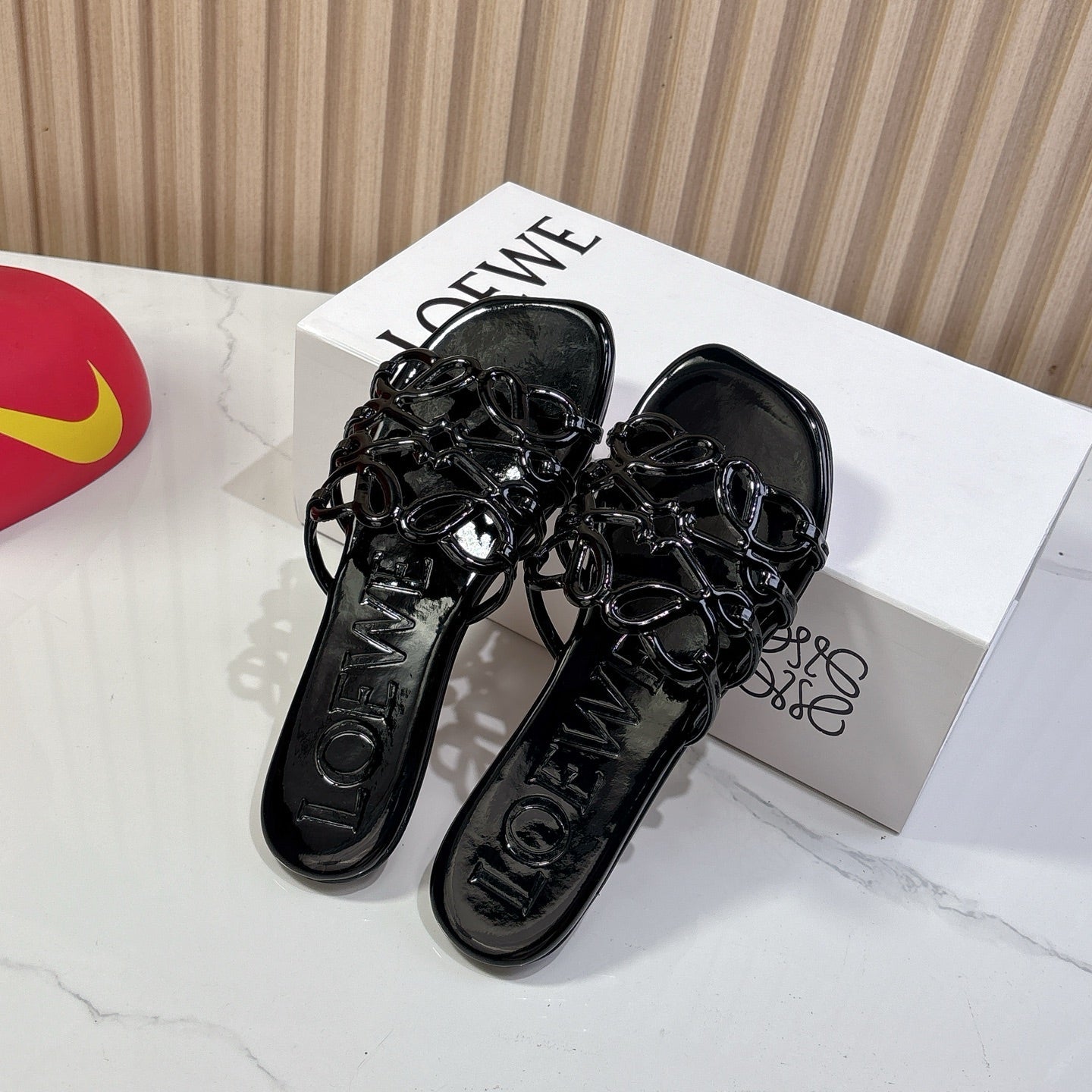 Petal Anagram Slide in Black Patent Calfskin 273744