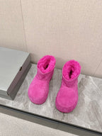 ALASKA BOOTIE IN DEEP PINK SUEDE AND WOOL LINING