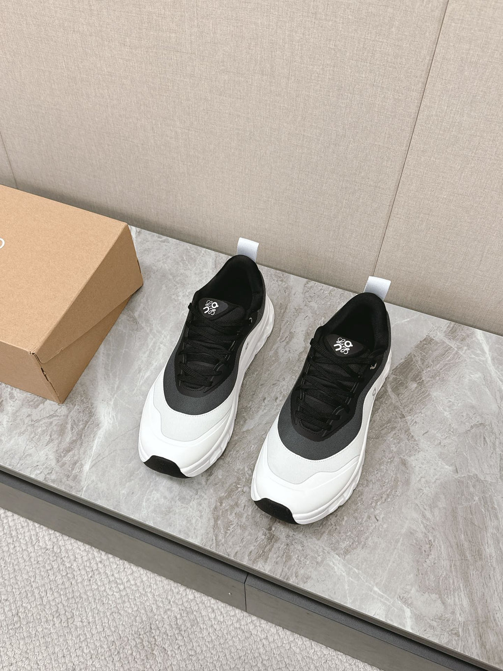 RUN SNEAKER IN WHITE MIX BLACK SUEDE AND MESH FABRIC