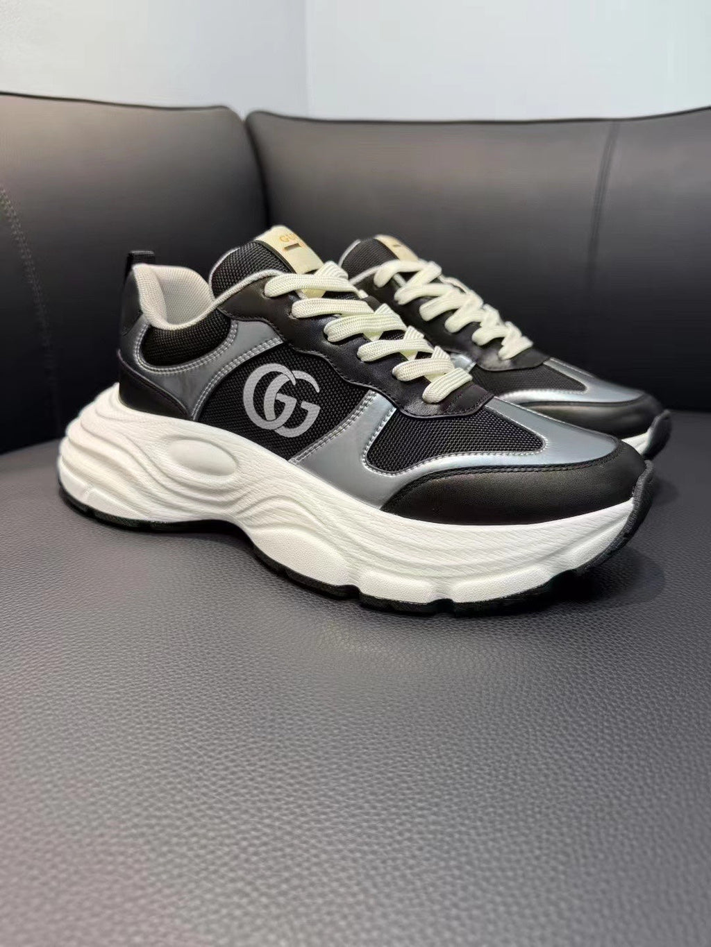 GG Men's Sneaker Black Mesh Suede 751835