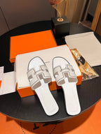 0RAN SANDAL Calfskin White